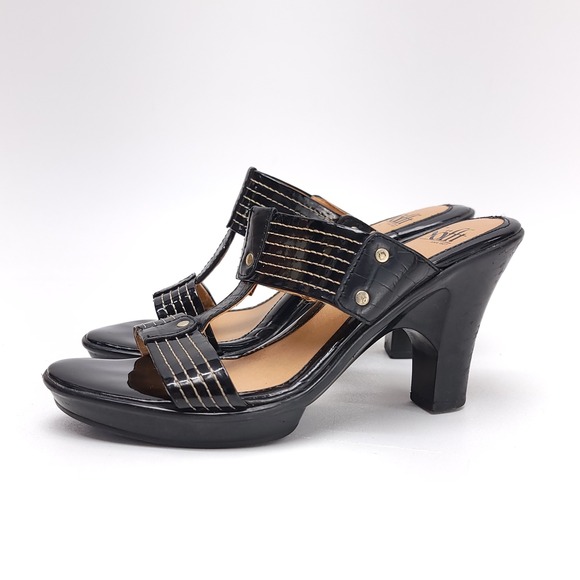 Sofft Black Patent Leather Croc Embossed T-Strap Platform Heel Sandals 7.5M main image 3